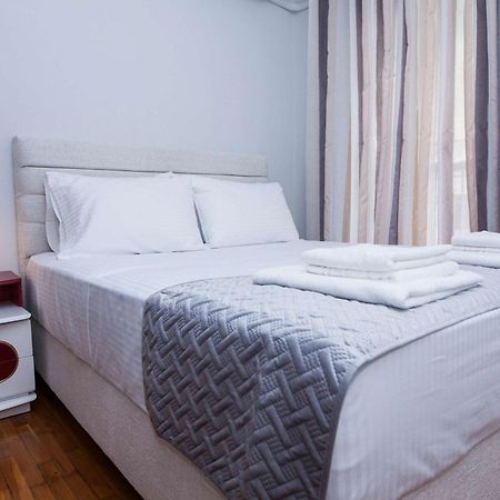 Central 2 Bd Apt With Balcony By Monastiraki Athena Bagian luar foto