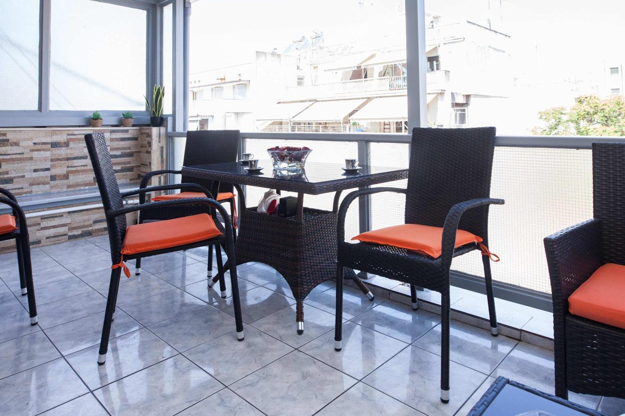 Central 2 Bd Apt With Balcony By Monastiraki Athena Bagian luar foto