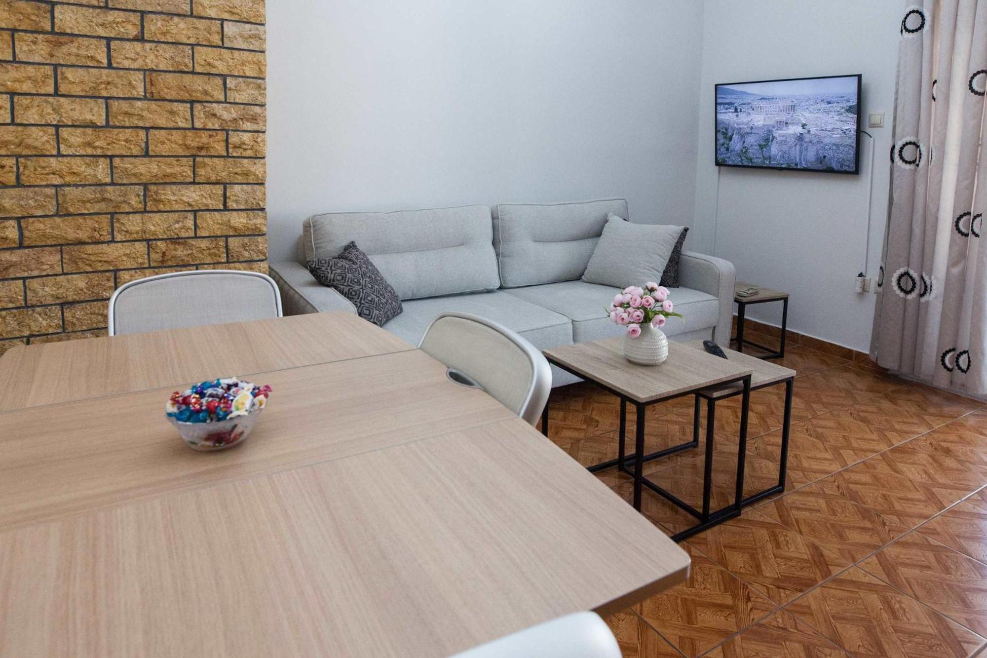 Central 2 Bd Apt With Balcony By Monastiraki Athena Bagian luar foto