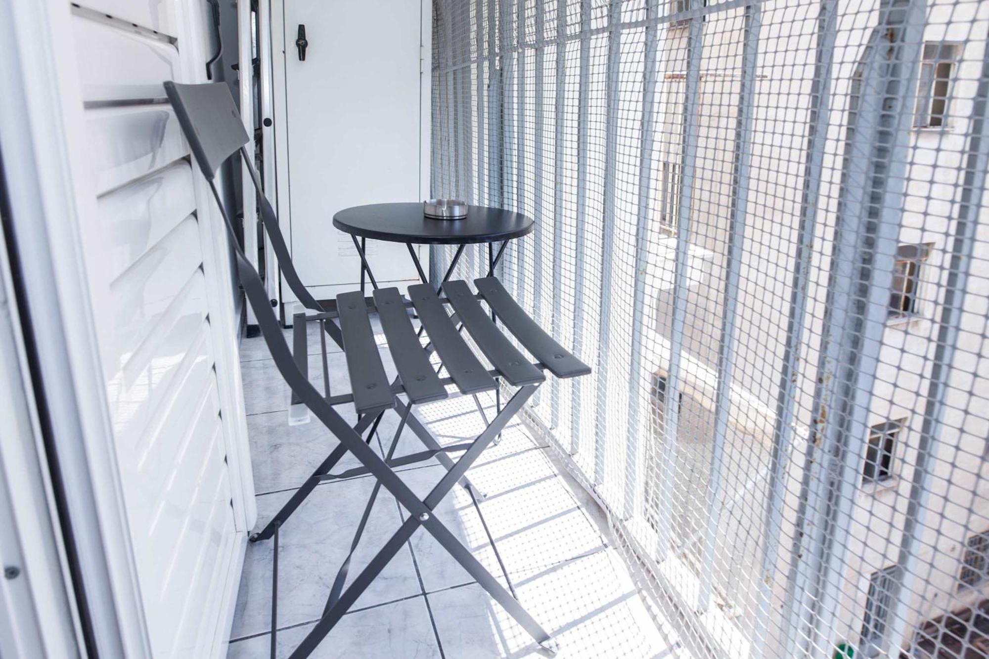 Central 2 Bd Apt With Balcony By Monastiraki Athena Bagian luar foto