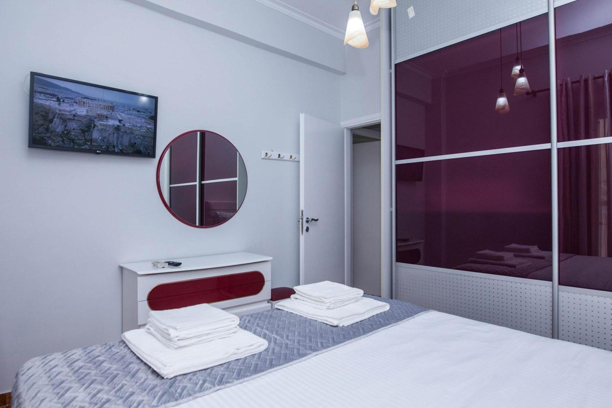 Central 2 Bd Apt With Balcony By Monastiraki Athena Bagian luar foto