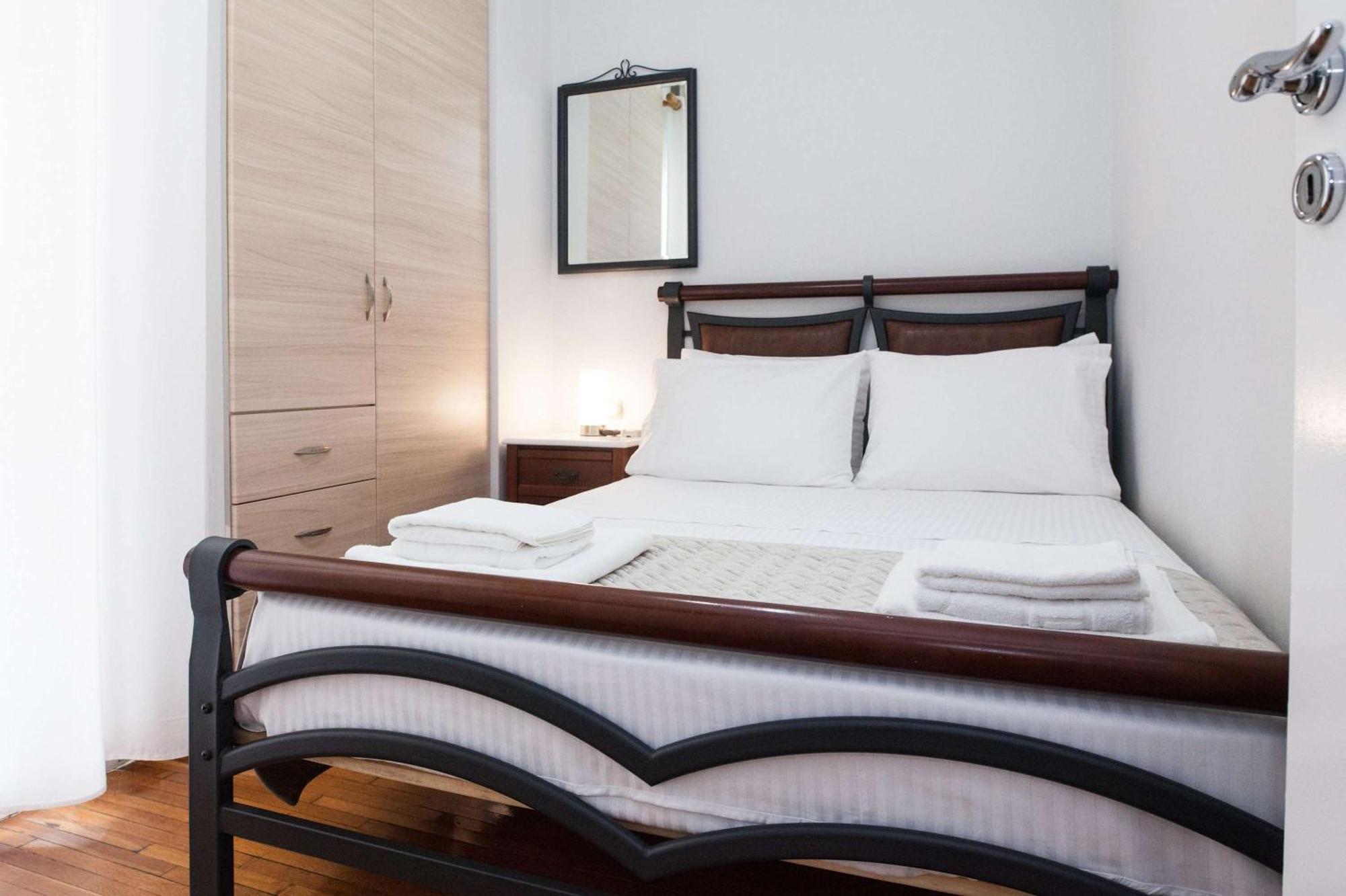 Central 2 Bd Apt With Balcony By Monastiraki Athena Bagian luar foto