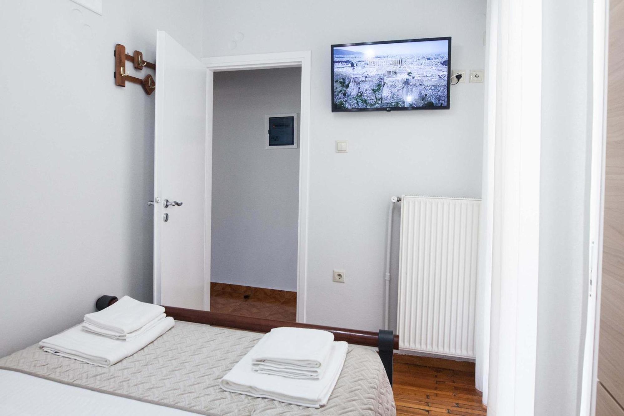 Central 2 Bd Apt With Balcony By Monastiraki Athena Bagian luar foto
