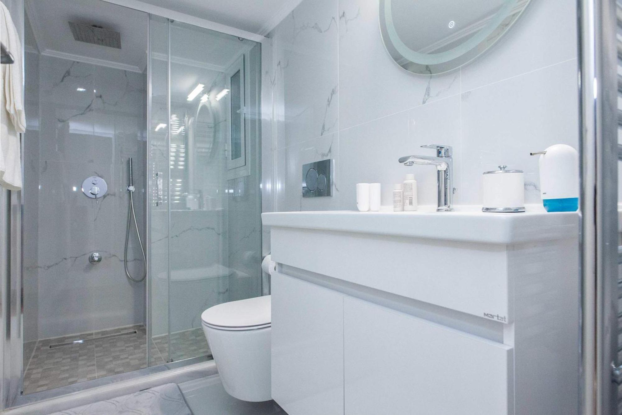 Central 2 Bd Apt With Balcony By Monastiraki Athena Bagian luar foto
